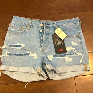 NWT Levi’s 501 mid rise shorts